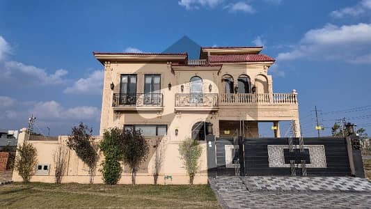 ڈی ایچ اے فیز 7 ڈیفنس (ڈی ایچ اے),لاہور میں 6 کمروں کا 1 کنال مکان 6.55 کروڑ میں برائے فروخت۔