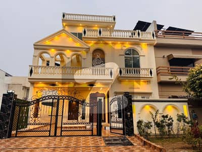 سٹی ہاؤسنگ سوسائٹی گوجرانوالہ میں 7 کمروں کا 10 مرلہ مکان 4.6 کروڑ میں برائے فروخت۔