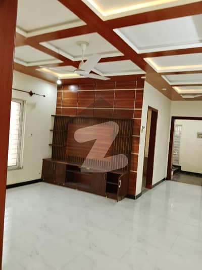 بحریہ ٹاؤن فیز 8 ۔ عمر بلاک بحریہ ٹاؤن فیز 8 ۔ سفاری ویلی,بحریہ ٹاؤن فیز 8,بحریہ ٹاؤن راولپنڈی,راولپنڈی میں 5 کمروں کا 7 مرلہ مکان 90.0 ہزار میں کرایہ پر دستیاب ہے۔