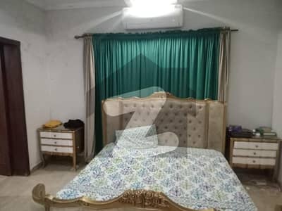 1kanal Lower portion 1BED Room Furinshed With attached bath Lounge kitchen Dying 1 Car parking available