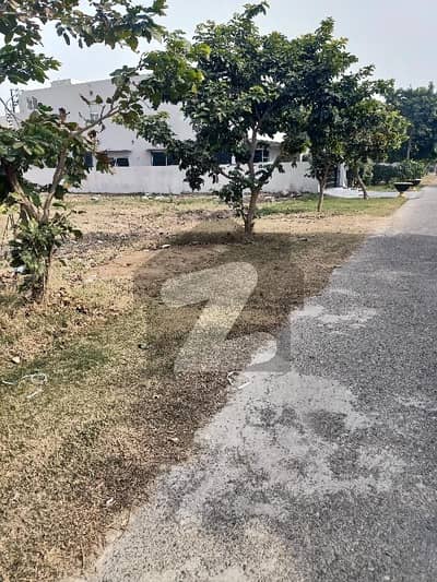 Premium 1 Kanal Plot for Sale in Sector T DHA Phase 7, Lahore