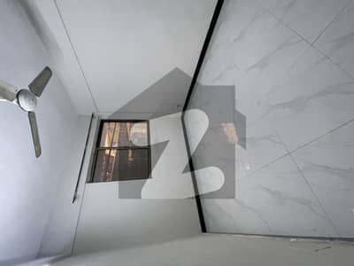 آئی ۔ 8/1 آئی ۔ 8,اسلام آباد میں 2 کمروں کا 4 مرلہ فلیٹ 2.4 کروڑ میں برائے فروخت۔