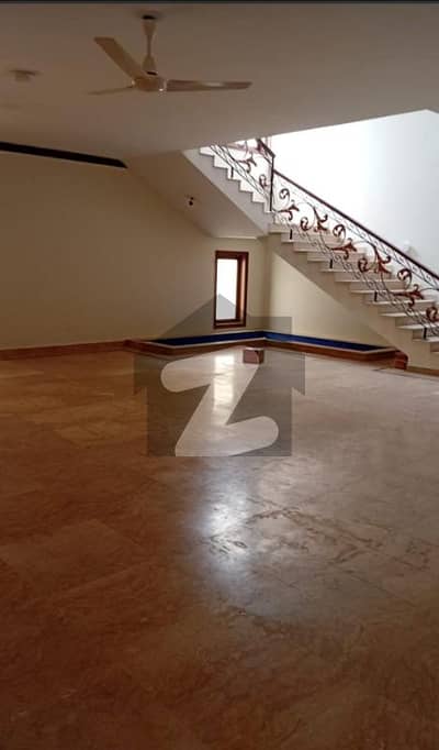 6 Bed 1000 Yards Bungalow For Rent