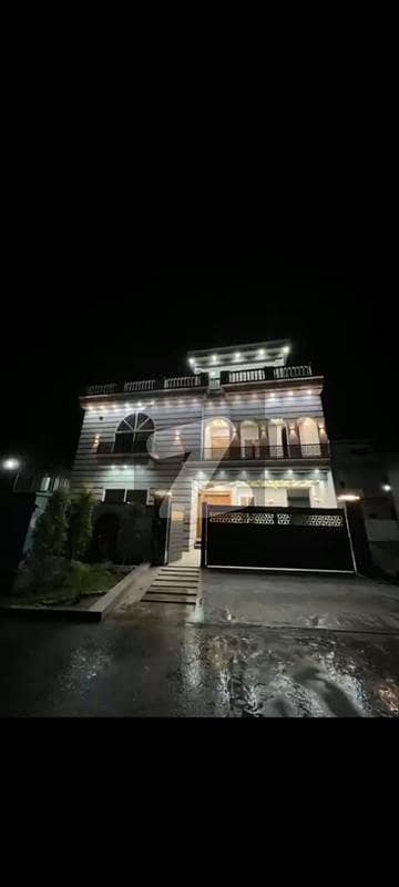 Ready To sale A Good Location House 10 Marla In DC Colony DC Colony