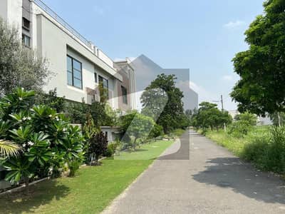 واپڈا سٹی ۔ بلاک ایم واپڈا سٹی,فیصل آباد میں 1 کنال رہائشی پلاٹ 2.75 کروڑ میں برائے فروخت۔