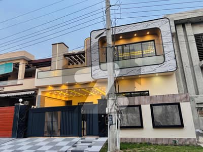 10 Marla House Available For Sale