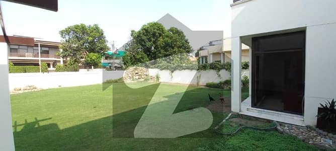 ڈی ایچ اے فیز 1 - بلاک بی فیز 1,ڈیفنس (ڈی ایچ اے),لاہور میں 5 کمروں کا 2 کنال مکان 12.65 کروڑ میں برائے فروخت۔