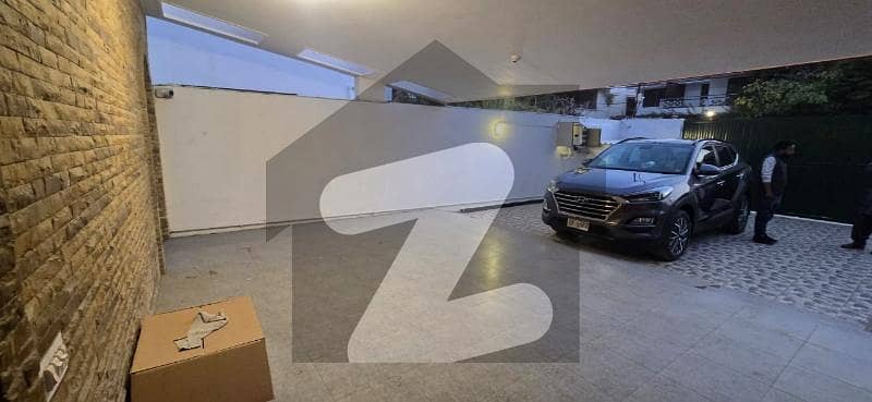 Very Well Maintained And Beautiful House Very Well Maintained And Beautiful House