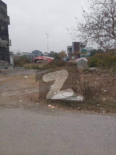 5 Marla Plot Is Available For Sale On Ideal Location Of D12-3 ISB