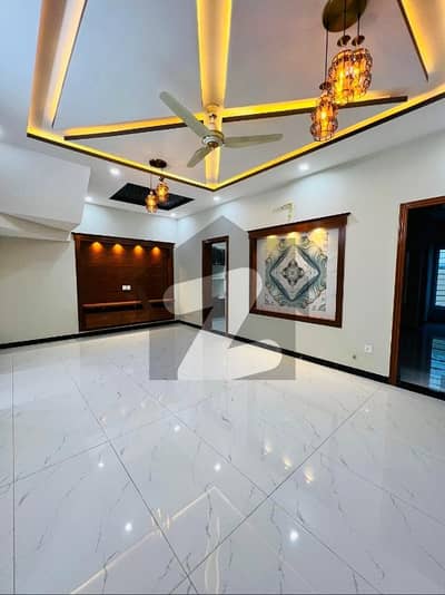 جی ۔ 13 اسلام آباد میں 6 کمروں کا 10 مرلہ مکان 2.5 لاکھ میں کرایہ پر دستیاب ہے۔