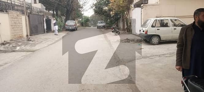 جی ۔ 8 اسلام آباد میں 4 کمروں کا 12 مرلہ مکان 11.0 کروڑ میں برائے فروخت۔