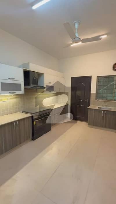 3 Bed Room Apartments For Rent in Askari 11 Lahore