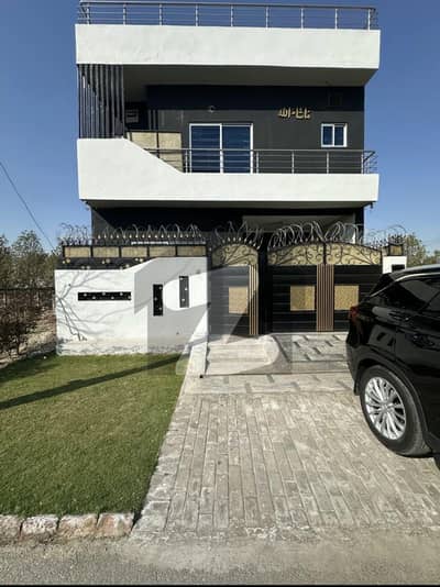 5 Marla 2.5 Story House Located 80fit Road