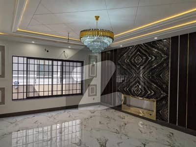 جوہر ٹاؤن لاہور میں 5 کمروں کا 12 مرلہ مکان 5.4 کروڑ میں برائے فروخت۔ جوہر ٹاؤن لاہور میں 5 کمروں کا 12 مرلہ مکان 5.4 کروڑ میں برائے فروخت۔