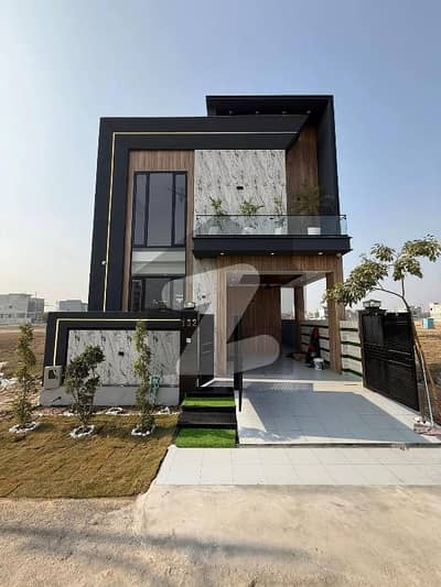 بحریہ ٹاؤن سیکٹر سی بحریہ ٹاؤن,لاہور میں 5 کمروں کا 5 مرلہ مکان 2.3 کروڑ میں برائے فروخت۔