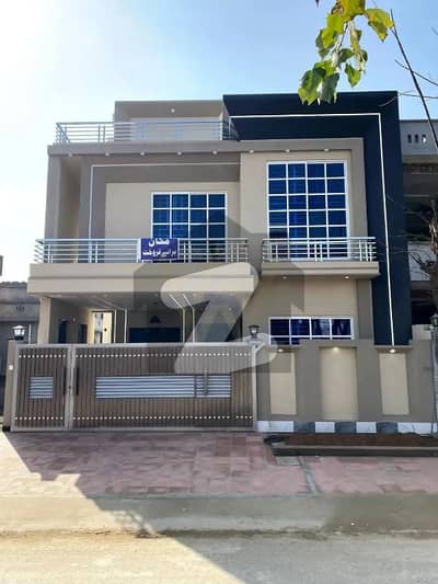 جناح گارڈنز فیز 1 جناح گارڈنز,ایف ای سی ایچ ایس,اسلام آباد میں 5 کمروں کا 8 مرلہ مکان 3.7 کروڑ میں برائے فروخت۔