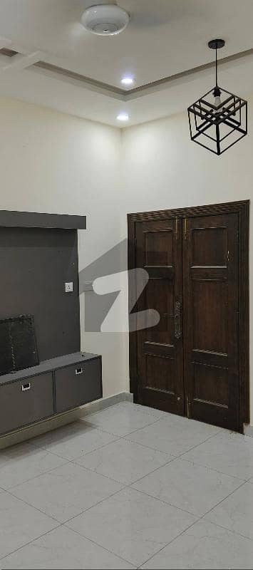 آئی ۔ 9 اسلام آباد میں 3 کمروں کا 6 مرلہ بالائی پورشن 90.0 ہزار میں کرایہ پر دستیاب ہے۔