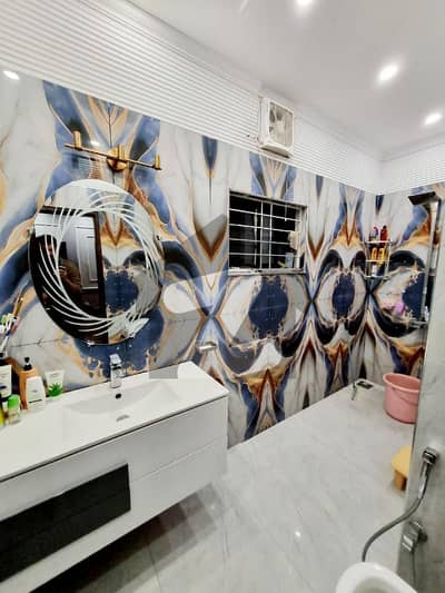 BAGH-E-IRAM SICIETY 10M SLIGHTLY USED HOUSE WITH SOLOR FOR SALE MODERN DESIGN 6BED 6BATH