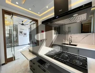 Unfurnished Upper Portion for Rent | 3 Bed | Near S Block DHA Phase 7 | Prime Location