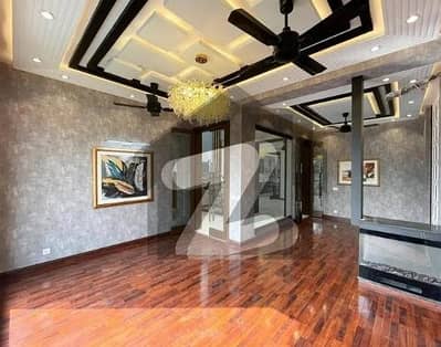 ڈی ایچ اے فیز 7 - بلاک ایس فیز 7,ڈیفنس (ڈی ایچ اے),لاہور میں 3 کمروں کا 1 کنال بالائی پورشن 1.2 لاکھ میں کرایہ پر دستیاب ہے۔