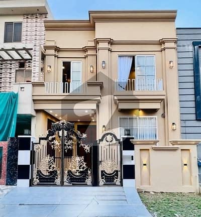 سٹی ہاؤسنگ سوسائٹی گوجرانوالہ میں 4 کمروں کا 5 مرلہ مکان 2.5 کروڑ میں برائے فروخت۔