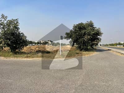 V Block 1 Kanal Corner Facing Park Plot Available for sale at beautiful Location