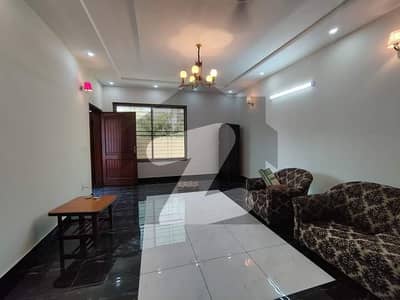 3 KANAL HOUSE IS AVAILABLE FOR RENT IN GULBERG 3
