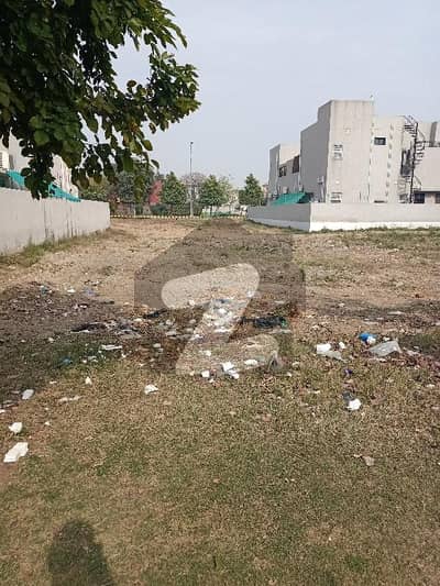 ڈی ایچ اے فیز 7 - بلاک ایس فیز 7,ڈیفنس (ڈی ایچ اے),لاہور میں 1 کنال رہائشی پلاٹ 4.4 کروڑ میں برائے فروخت۔