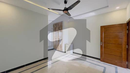 D-12 35x70 Portion For Rent