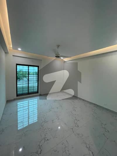 عسکری 10 عسکری,لاہور میں 4 کمروں کا 13 مرلہ فلیٹ 4.8 کروڑ میں برائے فروخت۔