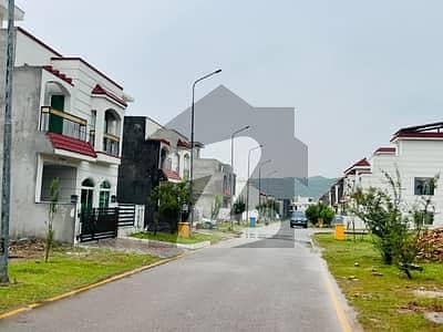 BEAUTIFUL PLOT FOR SALE ON PRIME LOCATION