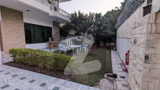 FOR RENT Fully Renovated Triple Storey House For Companies Guest Houses In G_6 Sector