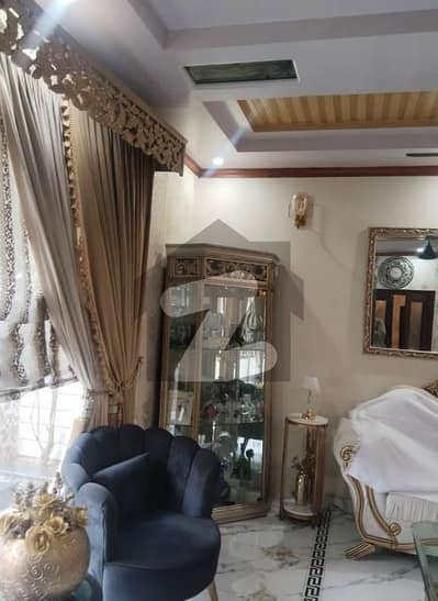 عسکری 10 - سیکٹر اے عسکری 10,عسکری,لاہور میں 4 کمروں کا 1 کنال مکان 2.6 لاکھ میں کرایہ پر دستیاب ہے۔