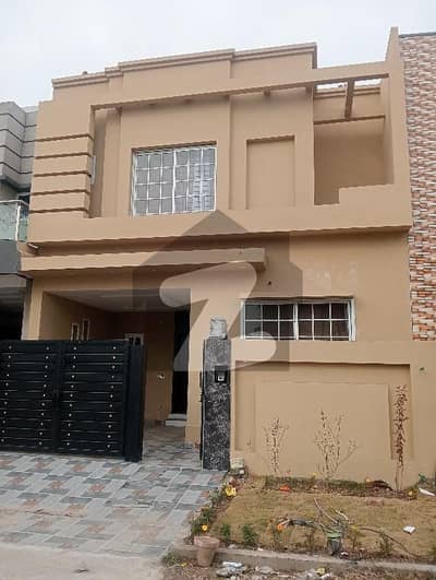 5 Marla Brand New House Available For Sale