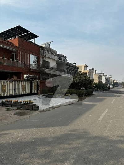 5 marla plot for sale in tulip Overseas Block