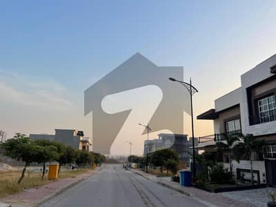 بحریہ انکلیو - سیکٹر جی بحریہ انکلیو,بحریہ ٹاؤن,اسلام آباد میں 10 مرلہ رہائشی پلاٹ 1.55 کروڑ میں برائے فروخت۔