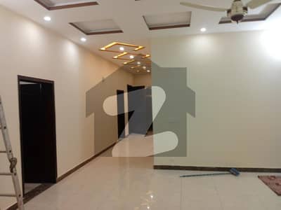 ائیر لائن ہاؤسنگ سوسائٹی لاہور میں 2 کمروں کا 1 کنال بالائی پورشن 1.0 لاکھ میں کرایہ پر دستیاب ہے۔