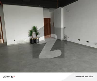 جی ۔ 8 اسلام آباد میں 4 مرلہ دفتر 2.8 لاکھ میں کرایہ پر دستیاب ہے۔