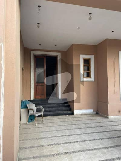 کلفٹن ۔ بلاک 8 کلفٹن,کراچی میں 3 کمروں کا 10 مرلہ فلیٹ 2.5 لاکھ میں کرایہ پر دستیاب ہے۔