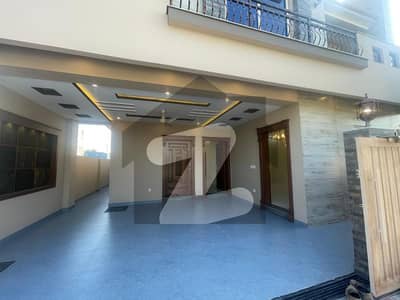 ٹاپ سٹی 1 اسلام آباد میں 5 کمروں کا 10 مرلہ مکان 1.35 لاکھ میں کرایہ پر دستیاب ہے۔