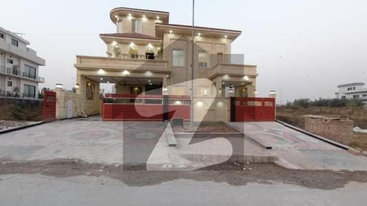 50x90 Brand New Tiple Storey House Available For Sale Located In Park Enclave 1