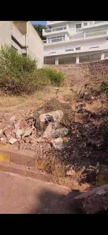 بنی گالہ اسلام آباد میں 10 مرلہ رہائشی پلاٹ 90.0 لاکھ میں برائے فروخت۔ بنی گالہ اسلام آباد میں 10 مرلہ رہائشی پلاٹ 90.0 لاکھ میں برائے فروخت۔