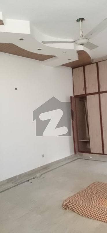 خیابانِ امین لاہور میں 3 کمروں کا 5 مرلہ مکان 65.0 ہزار میں کرایہ پر دستیاب ہے۔