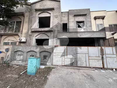 7 Marla Low Price House Gray Structure For Sale  17500000 Demand