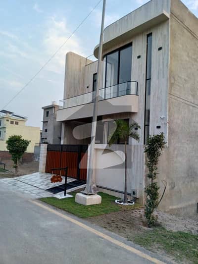 پارک ویو سٹی - ٹولپ اوورسیز پارک ویو سٹی,لاہور میں 4 کمروں کا 5 مرلہ مکان 2.4 کروڑ میں برائے فروخت۔