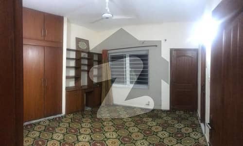 آئی ۔ 9 اسلام آباد میں 1 کمرے کا 6 مرلہ زیریں پورشن 40.0 ہزار میں کرایہ پر دستیاب ہے۔