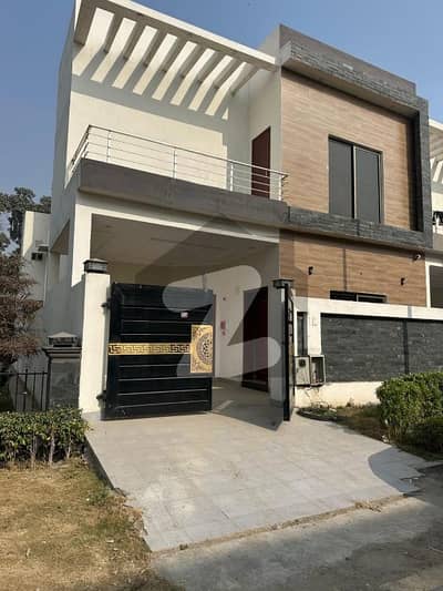 ڈی ایچ اے سیکٹر اے - رچنا ولاز ڈی ایچ اے سیکٹر اے,ڈی ایچ اے ڈیفینس,گوجرانوالہ میں 4 کمروں کا 5 مرلہ مکان 1.75 کروڑ میں برائے فروخت۔