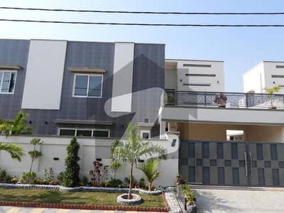 فالکن کمپلیکس نیوملیر ملیر,کراچی میں 2 کمروں کا 14 مرلہ بالائی پورشن 80.0 ہزار میں کرایہ پر دستیاب ہے۔