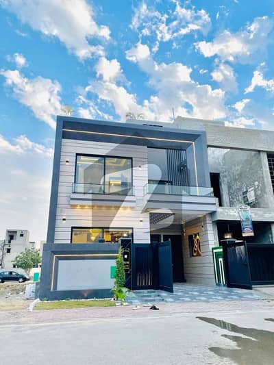 5 Marla Brand New ultra Luxury House Available For Sale
