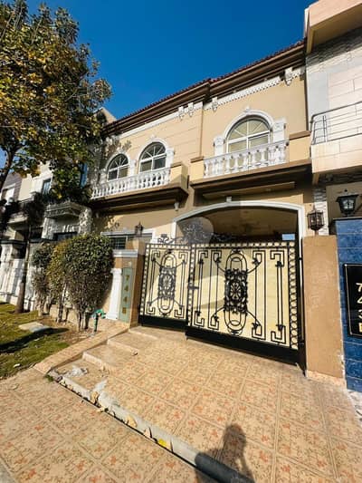 DHA 9 Town - Block B, DHA Defence, Lahore, Original pics neat and clean house